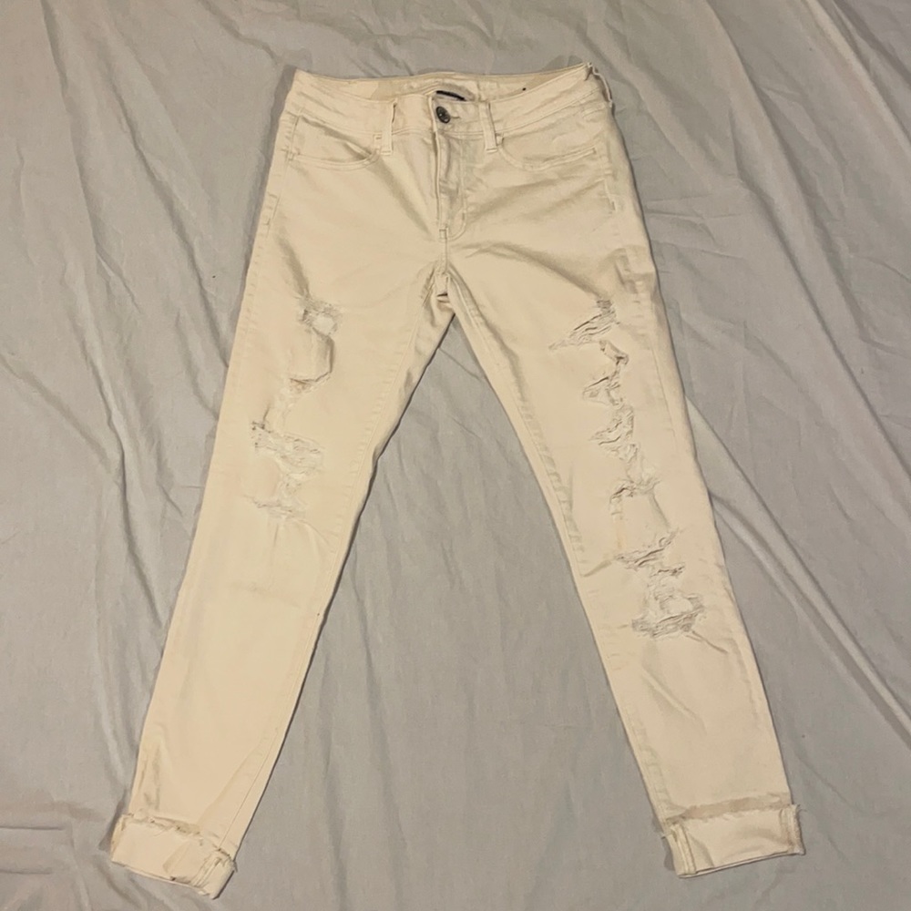 Cream Distressed American Eagle High Waisted Jean